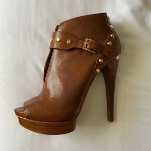 Michael Kors Camel Open Toed Pumps